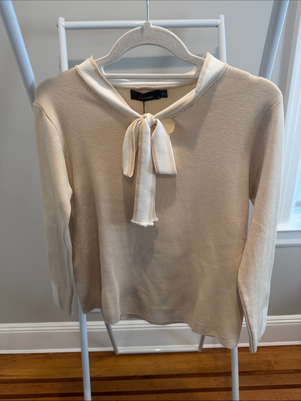 N by Nancy NYC Cream Tie-Neck Lightweight Sweater / light yellow beige apricot